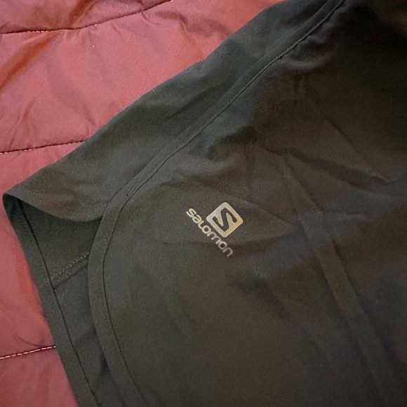 Salomon brand RUNNING SHORTS stash pocket Exercise dolphin size S, NWOT - Picture 3 of 5